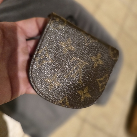 Louis Vuitton Monogram Wallet - Picture 4 of 11